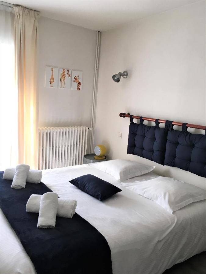 Hotel Au Marais Coulon Buitenkant foto
