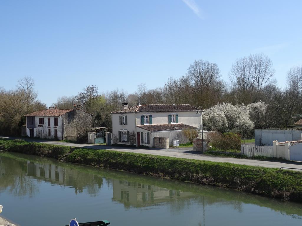 Hotel Au Marais Coulon Buitenkant foto