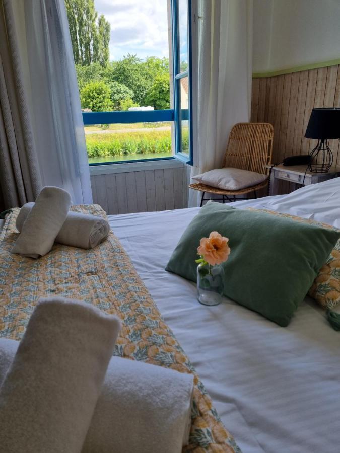 Hotel Au Marais Coulon Buitenkant foto
