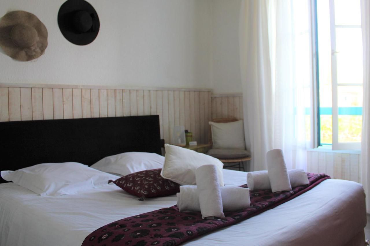 Hotel Au Marais Coulon Buitenkant foto