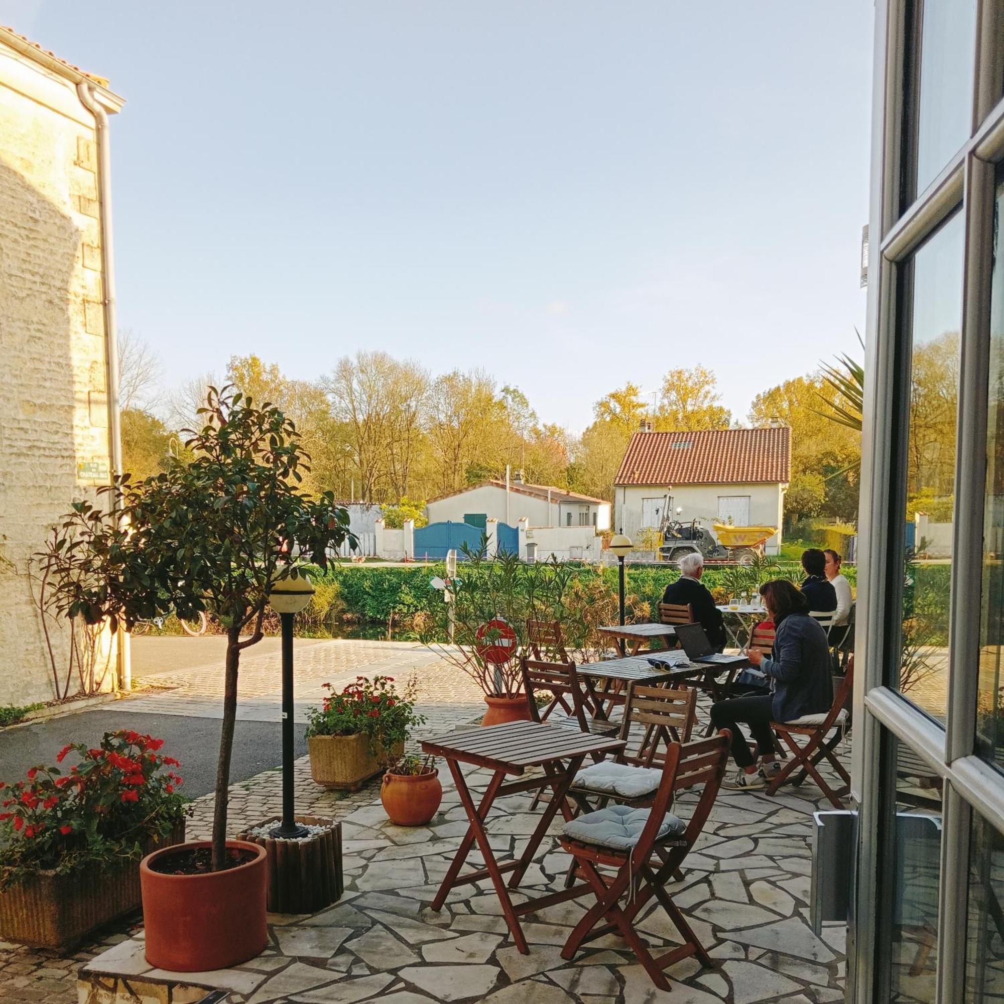 Hotel Au Marais Coulon Buitenkant foto