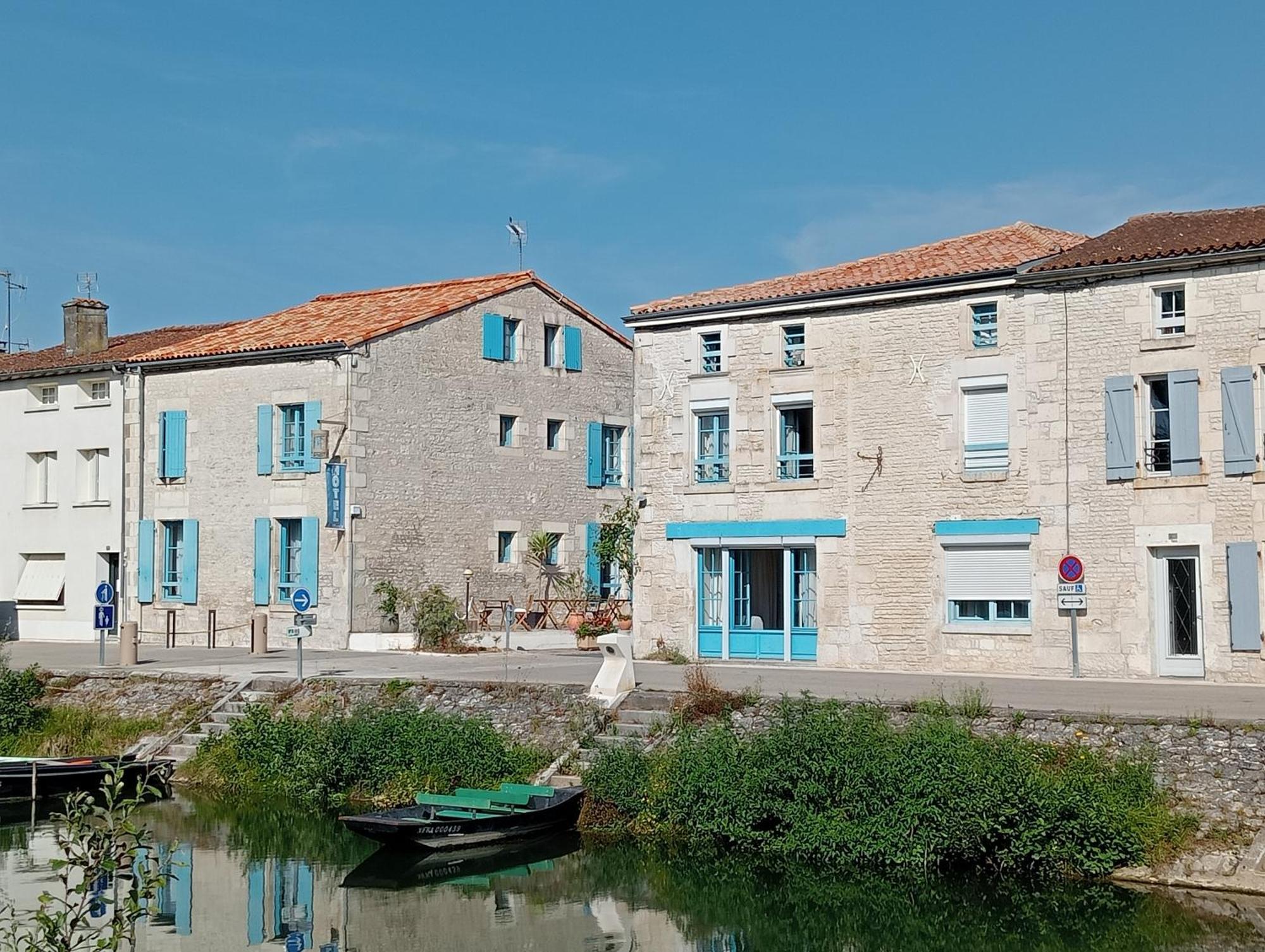 Hotel Au Marais Coulon Buitenkant foto