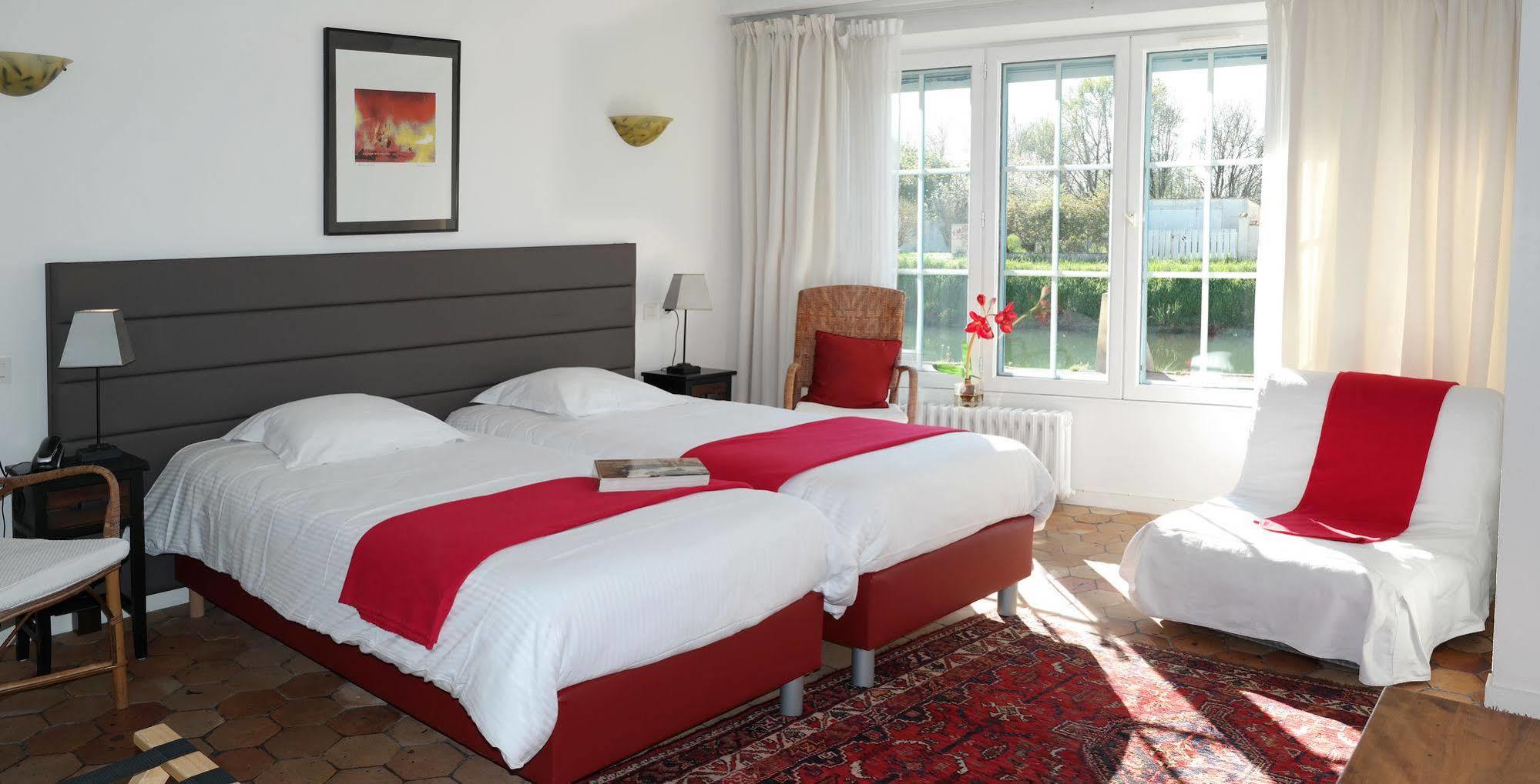 Hotel Au Marais Coulon Buitenkant foto